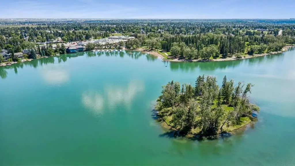 12224 Lake Waterton Way SE Calgary AB T2J 2M4