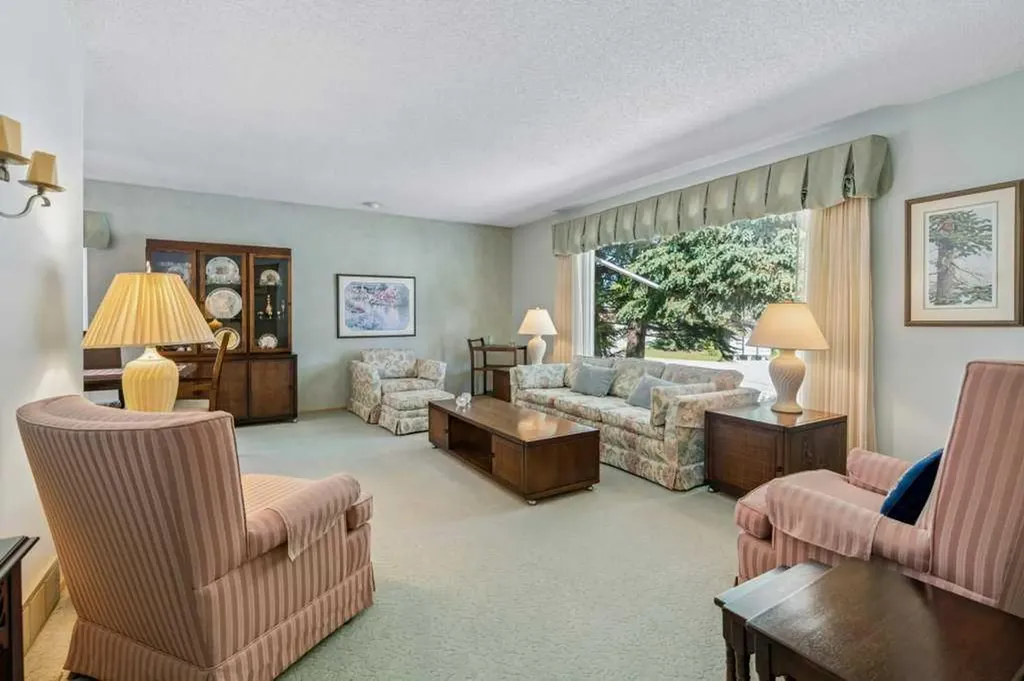 12224 Lake Waterton Way SE Calgary AB T2J 2M4