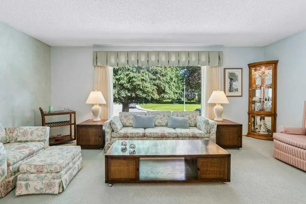 12224 Lake Waterton Way SE Calgary AB T2J 2M4