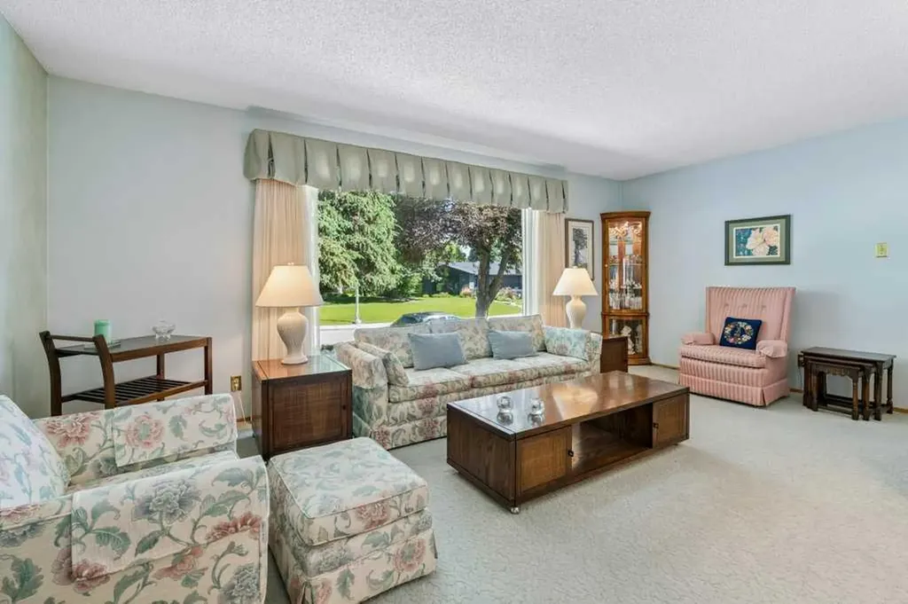12224 Lake Waterton Way SE Calgary AB T2J 2M4