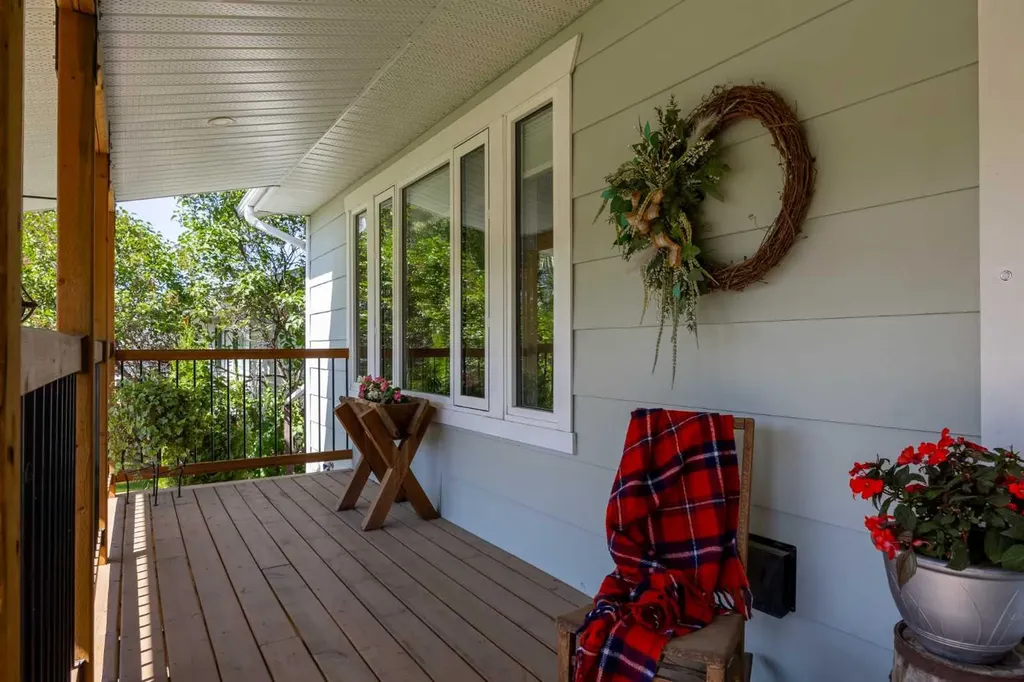 4506 Shannon Drive Olds AB T4H 1C1