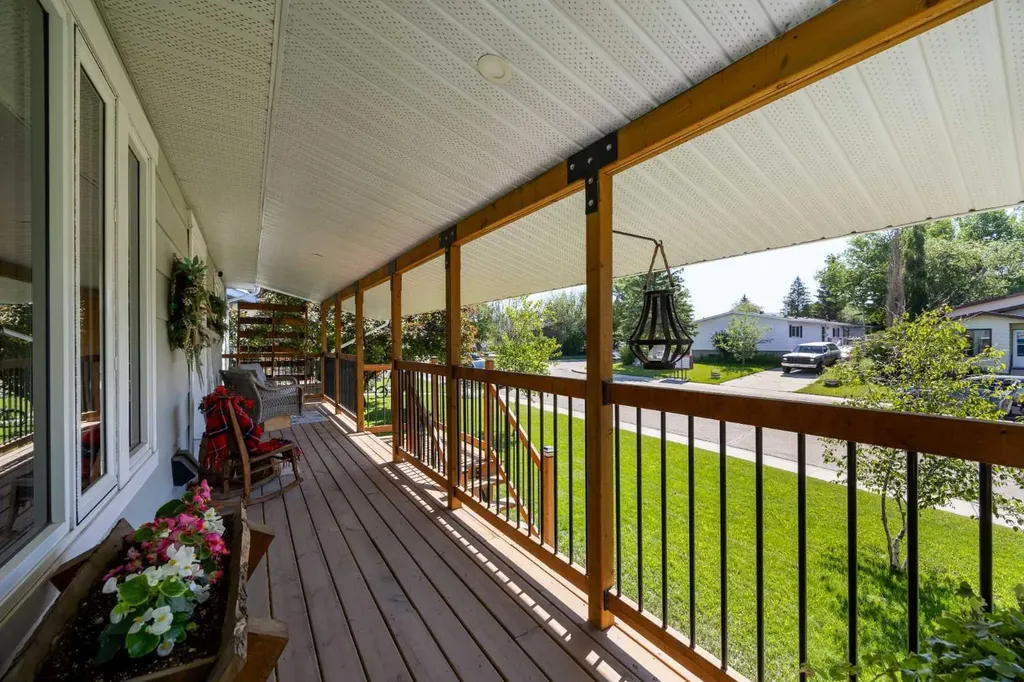 4506 Shannon Drive Olds AB T4H 1C1