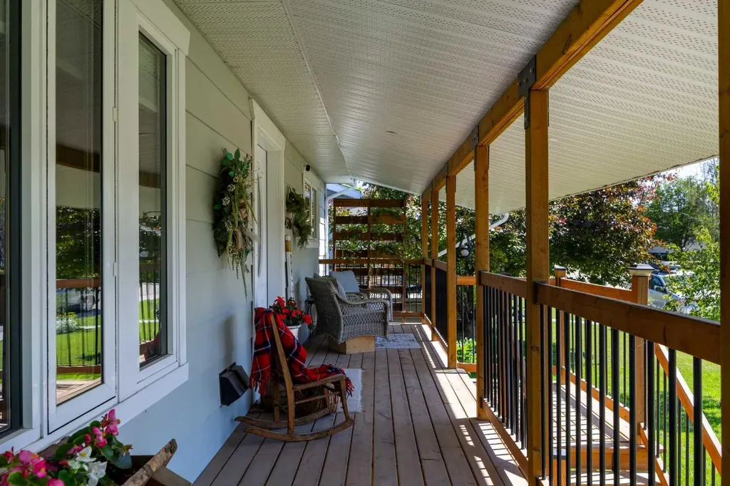 4506 Shannon Drive Olds AB T4H 1C1