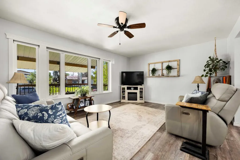 4506 Shannon Drive Olds AB T4H 1C1