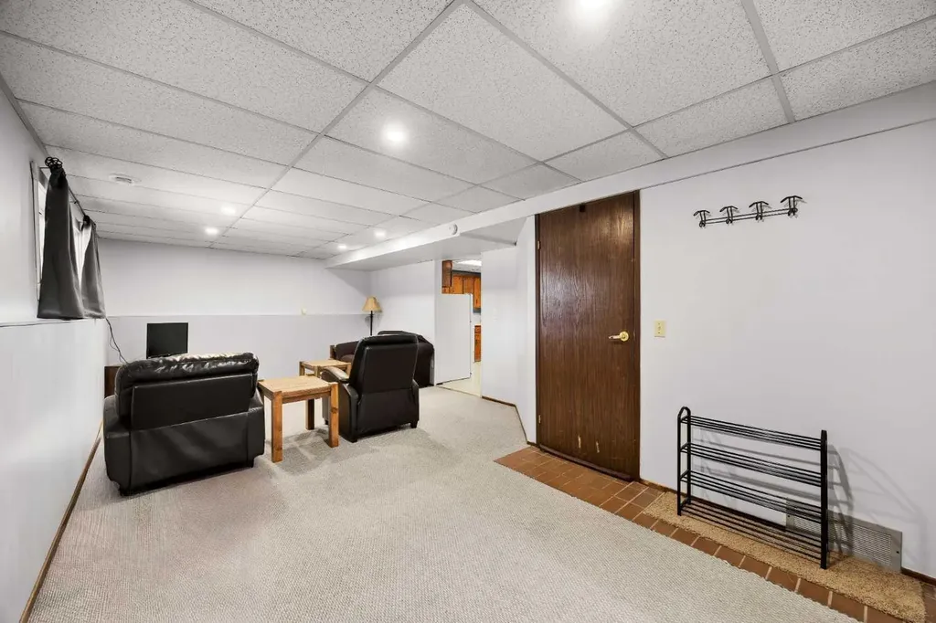 4506 Shannon Drive Olds AB T4H 1C1