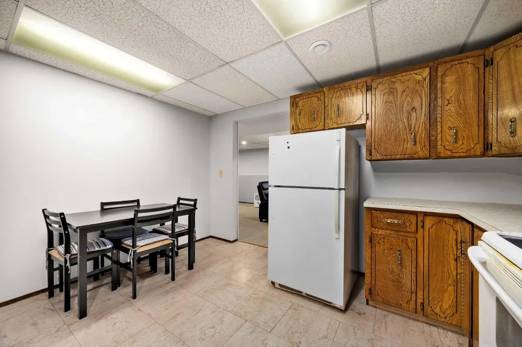 4506 Shannon Drive Olds AB T4H 1C1
