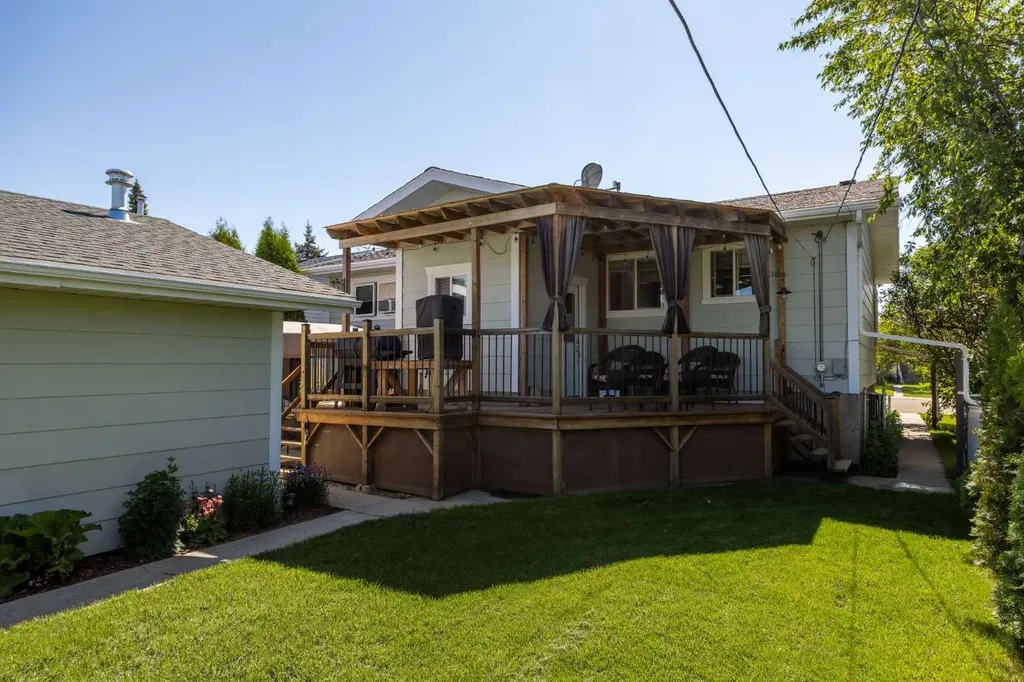 4506 Shannon Drive Olds AB T4H 1C1