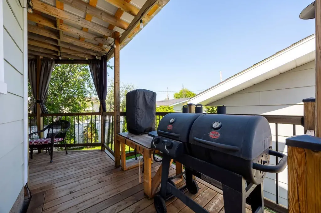 4506 Shannon Drive Olds AB T4H 1C1