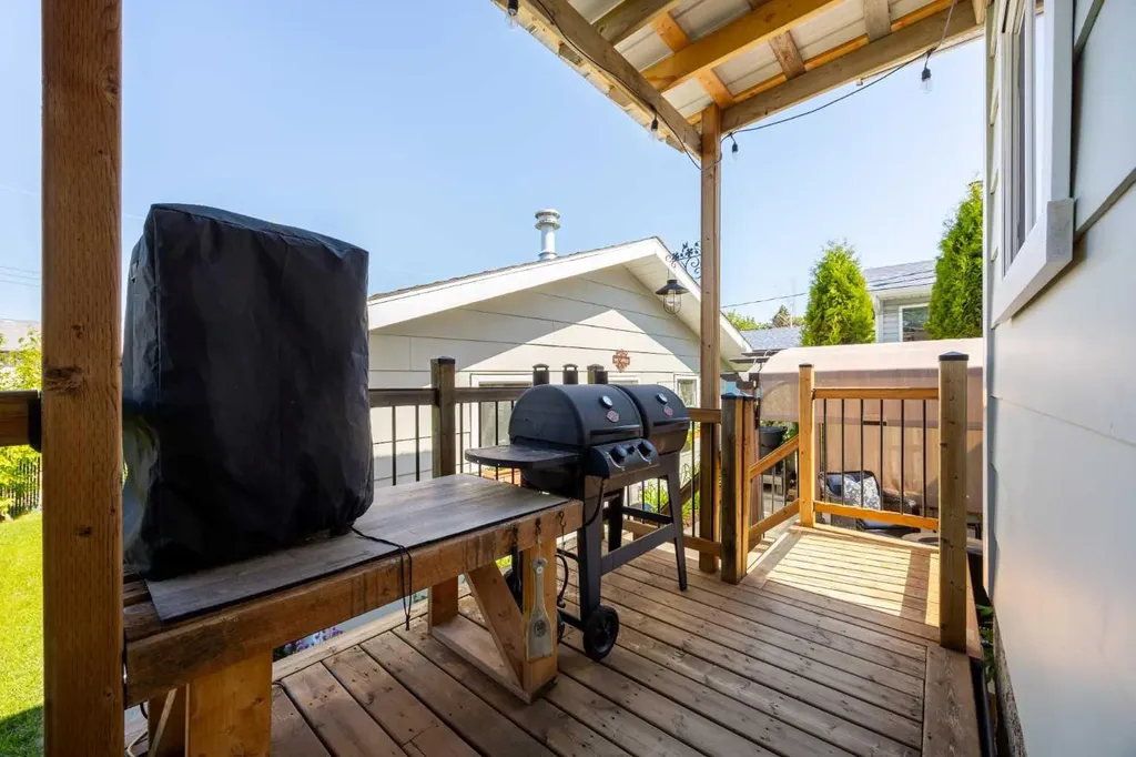 4506 Shannon Drive Olds AB T4H 1C1