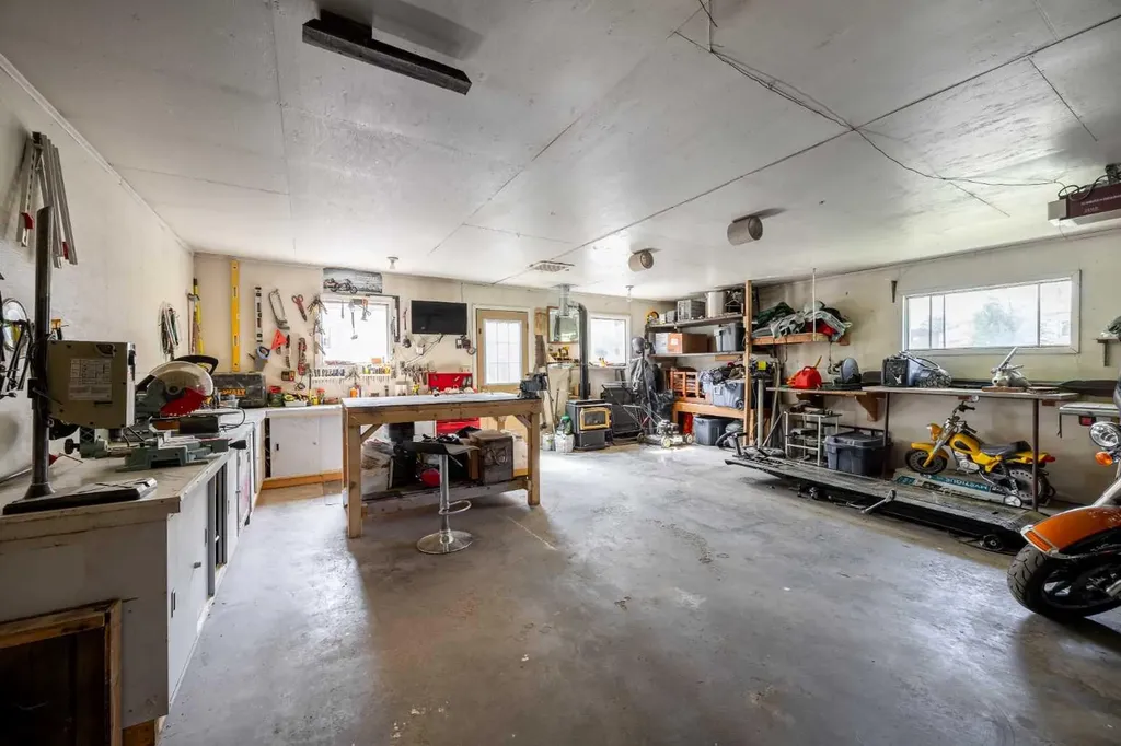 4506 Shannon Drive Olds AB T4H 1C1