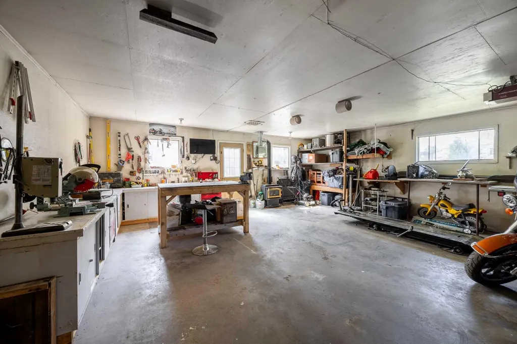 4506 Shannon Drive Olds AB T4H 1C1
