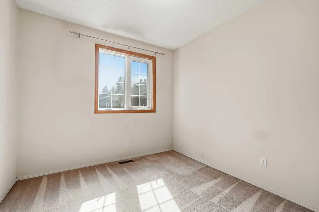 80 Abberfield Court NE Calgary AB T2A 7N4