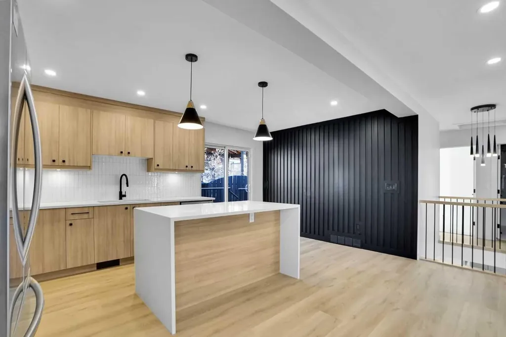 77 Ferncliff Crescent SE Calgary AB T2H 0V5