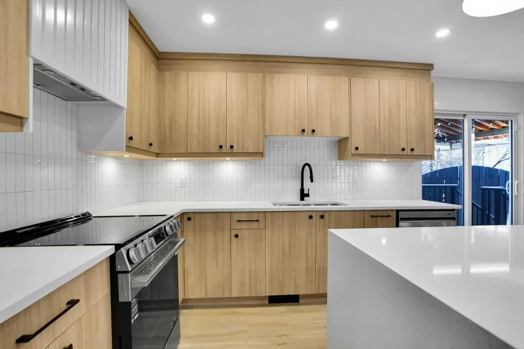 77 Ferncliff Crescent SE Calgary AB T2H 0V5