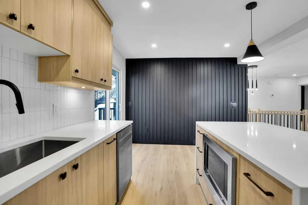 77 Ferncliff Crescent SE Calgary AB T2H 0V5