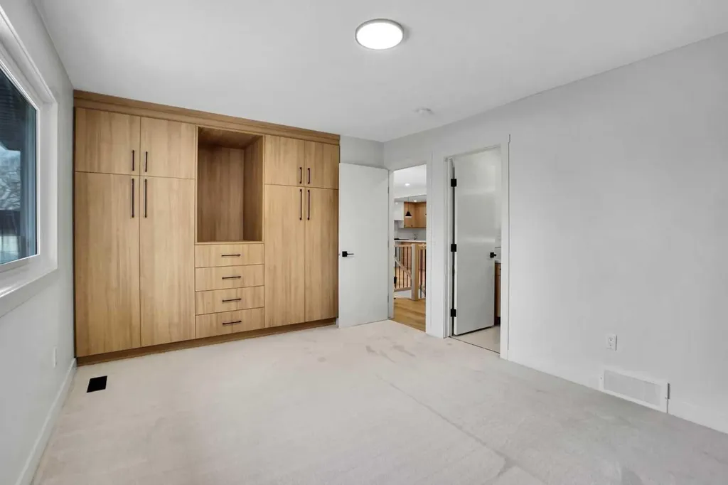 77 Ferncliff Crescent SE Calgary AB T2H 0V5