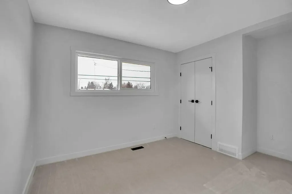 77 Ferncliff Crescent SE Calgary AB T2H 0V5