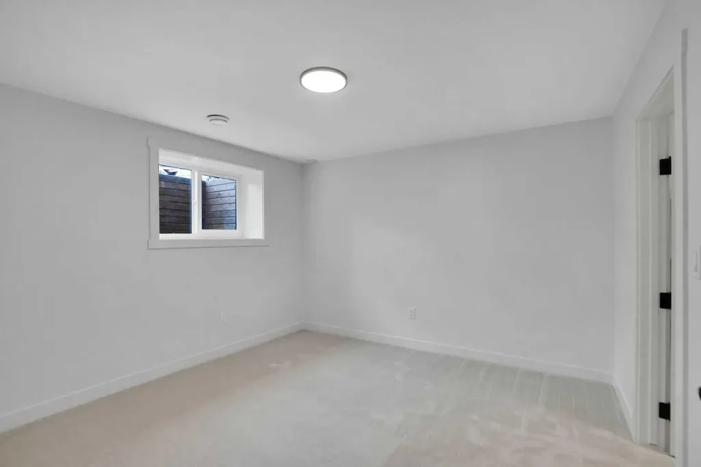 77 Ferncliff Crescent SE Calgary AB T2H 0V5