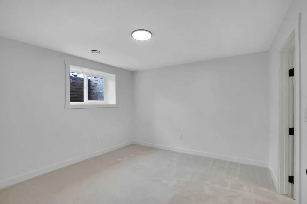 77 Ferncliff Crescent SE Calgary AB T2H 0V5