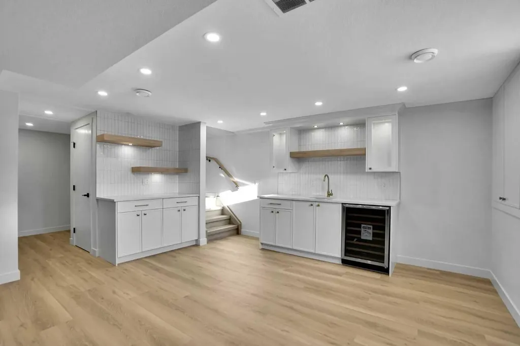 77 Ferncliff Crescent SE Calgary AB T2H 0V5