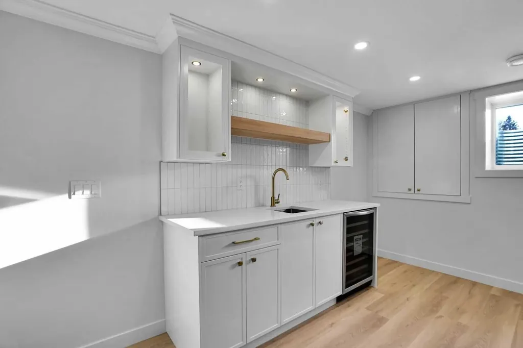 77 Ferncliff Crescent SE Calgary AB T2H 0V5