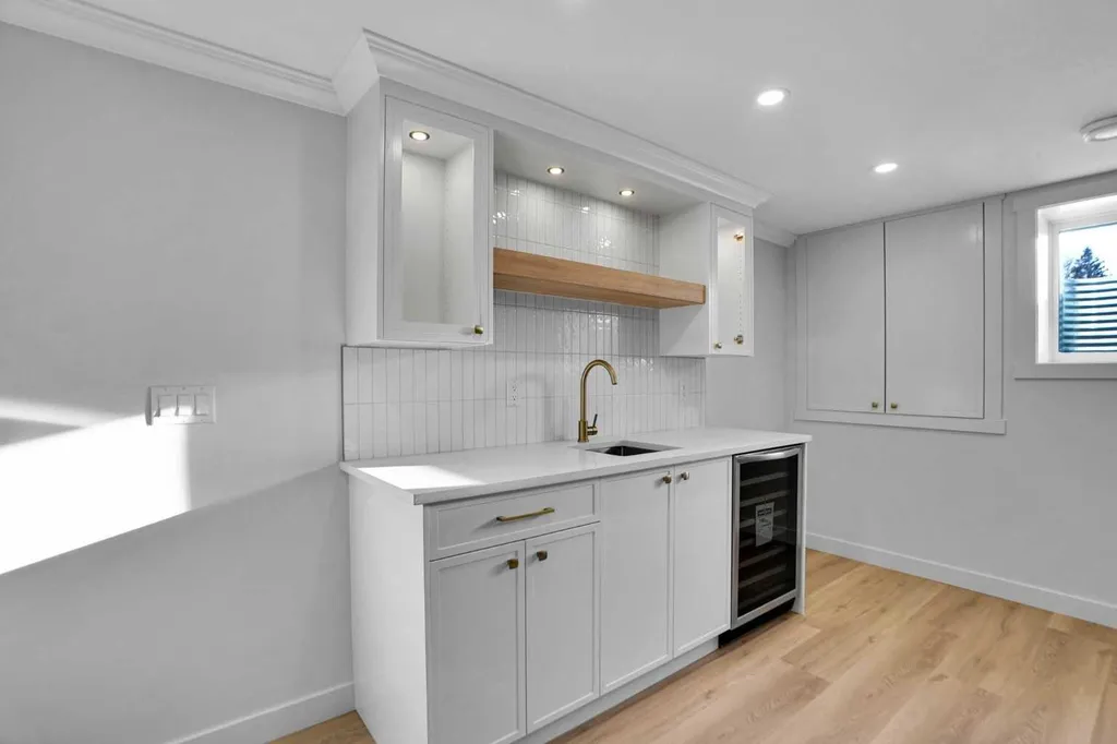 77 Ferncliff Crescent SE Calgary AB T2H 0V5