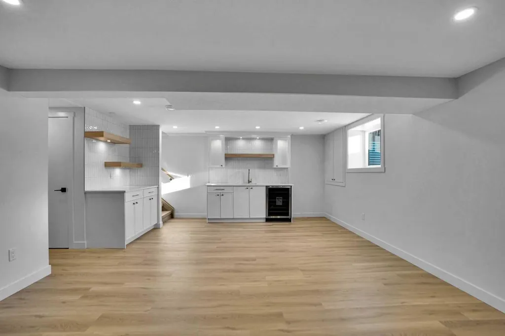 77 Ferncliff Crescent SE Calgary AB T2H 0V5