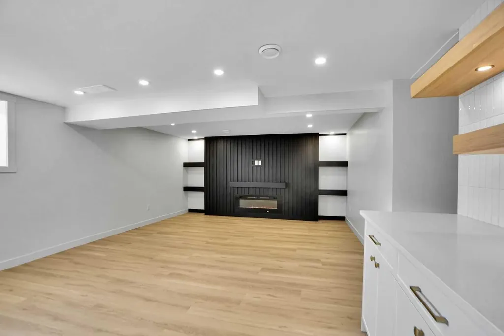 77 Ferncliff Crescent SE Calgary AB T2H 0V5