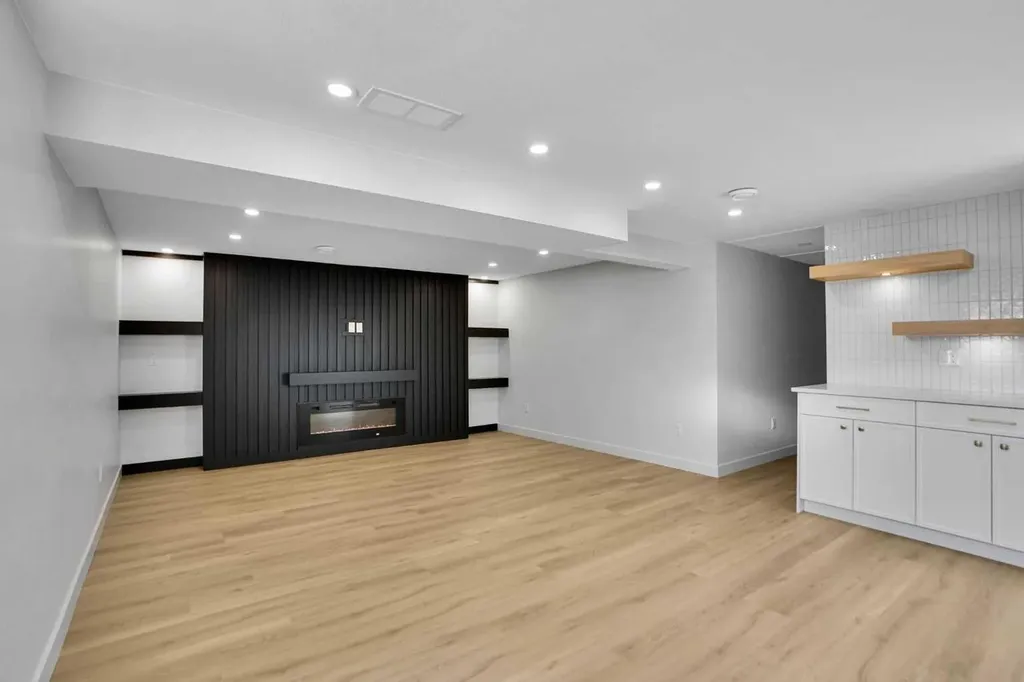 77 Ferncliff Crescent SE Calgary AB T2H 0V5