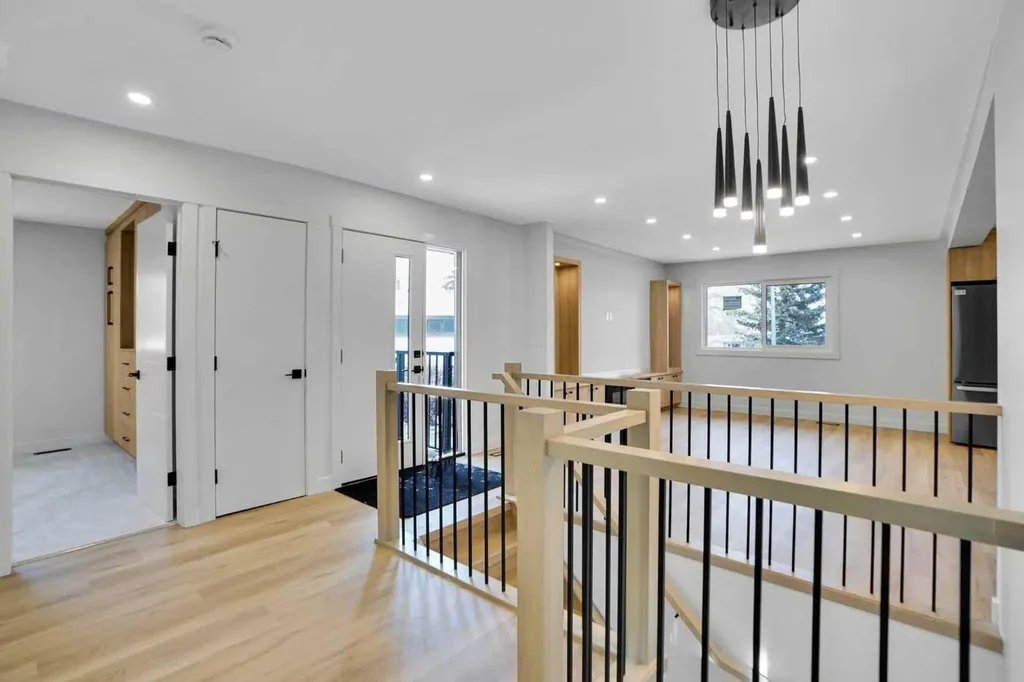 77 Ferncliff Crescent SE Calgary AB T2H 0V5