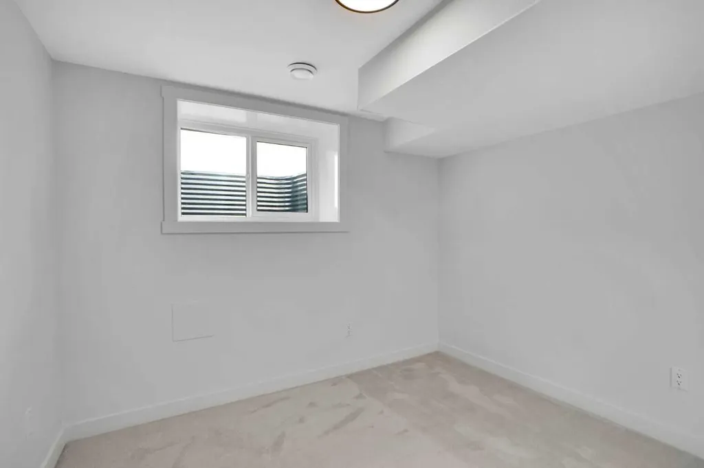 77 Ferncliff Crescent SE Calgary AB T2H 0V5