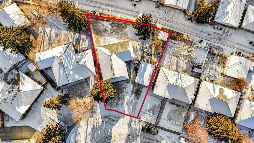 77 Ferncliff Crescent SE Calgary AB T2H 0V5