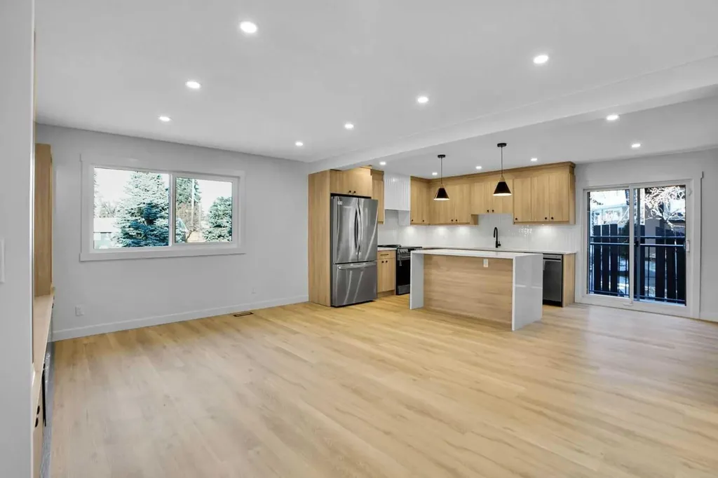 77 Ferncliff Crescent SE Calgary AB T2H 0V5