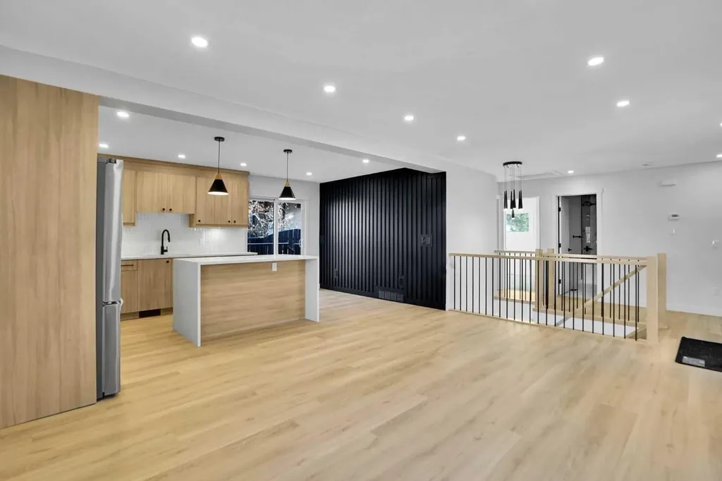 77 Ferncliff Crescent SE Calgary AB T2H 0V5