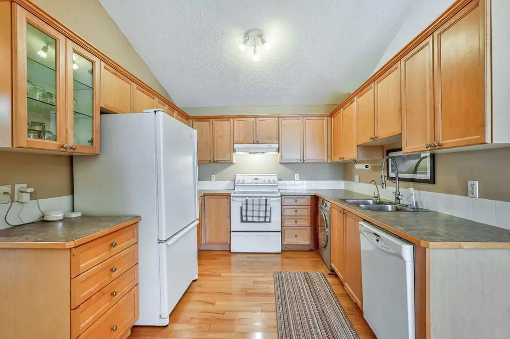 236 Covepark Close NE Calgary AB T3K 5R3
