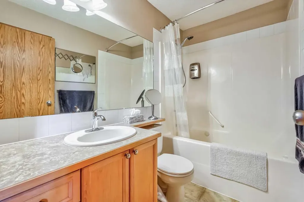 236 Covepark Close NE Calgary AB T3K 5R3