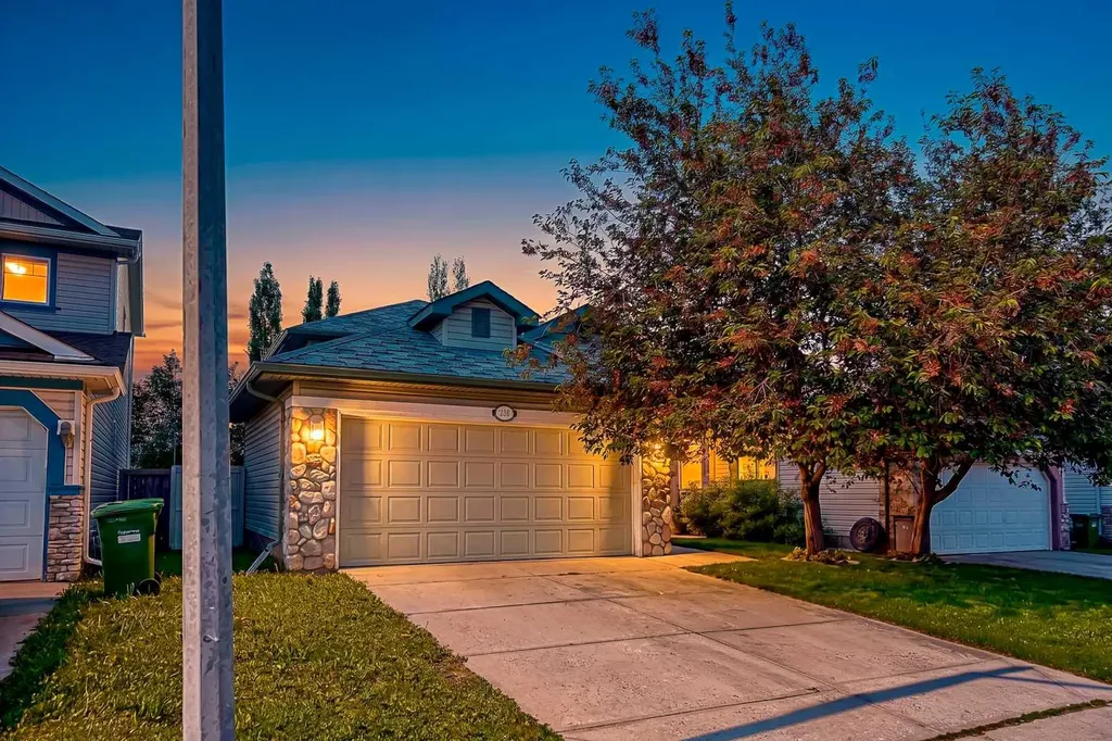 236 Covepark Close NE Calgary AB T3K 5R3