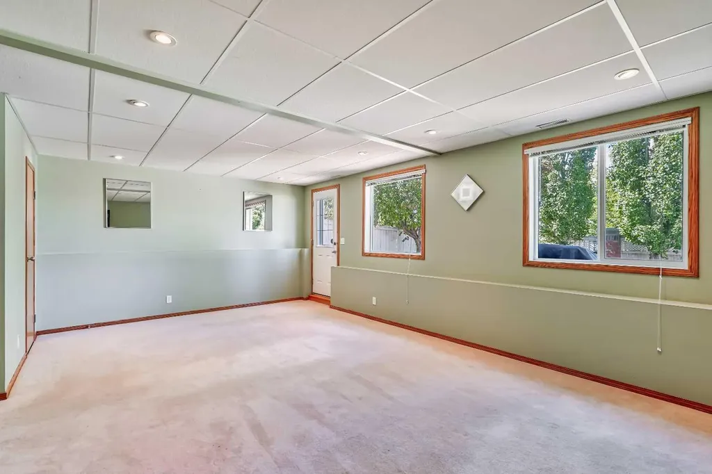 236 Covepark Close NE Calgary AB T3K 5R3