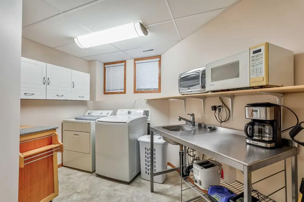 236 Covepark Close NE Calgary AB T3K 5R3