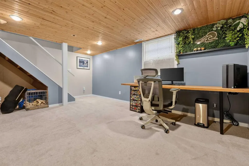 513 Killarney Glen Court SW Calgary AB T3E 7H4