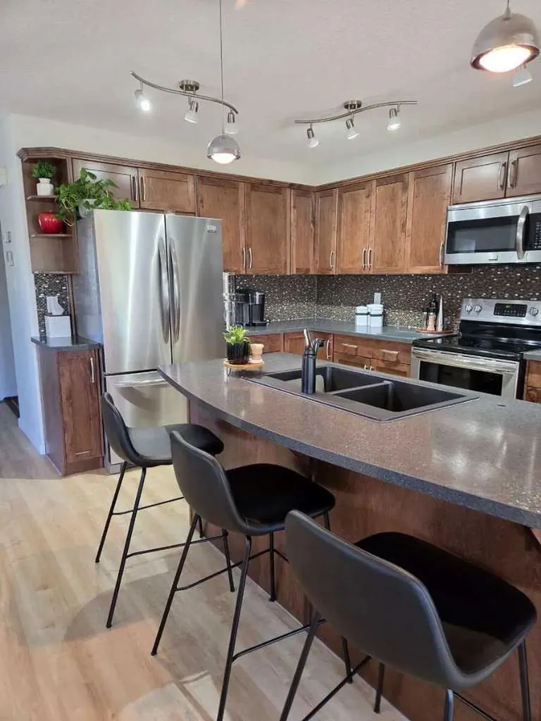 1346 Kings Heights Way SE Airdrie AB T4A 0R9