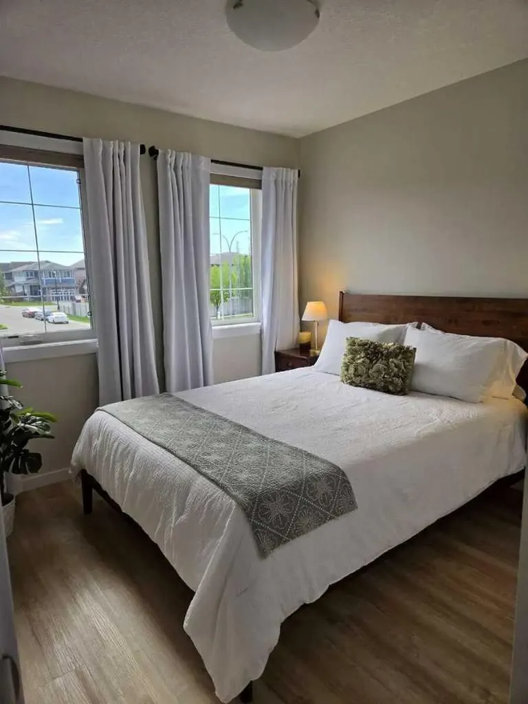 1346 Kings Heights Way SE Airdrie AB T4A 0R9