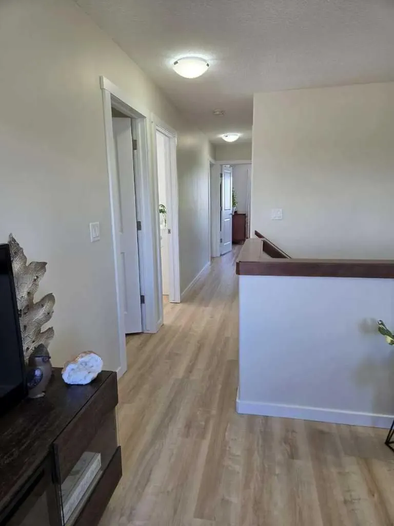 1346 Kings Heights Way SE Airdrie AB T4A 0R9