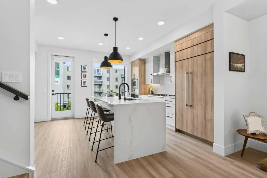 2222 5 Street SW Calgary AB T2S 3J1