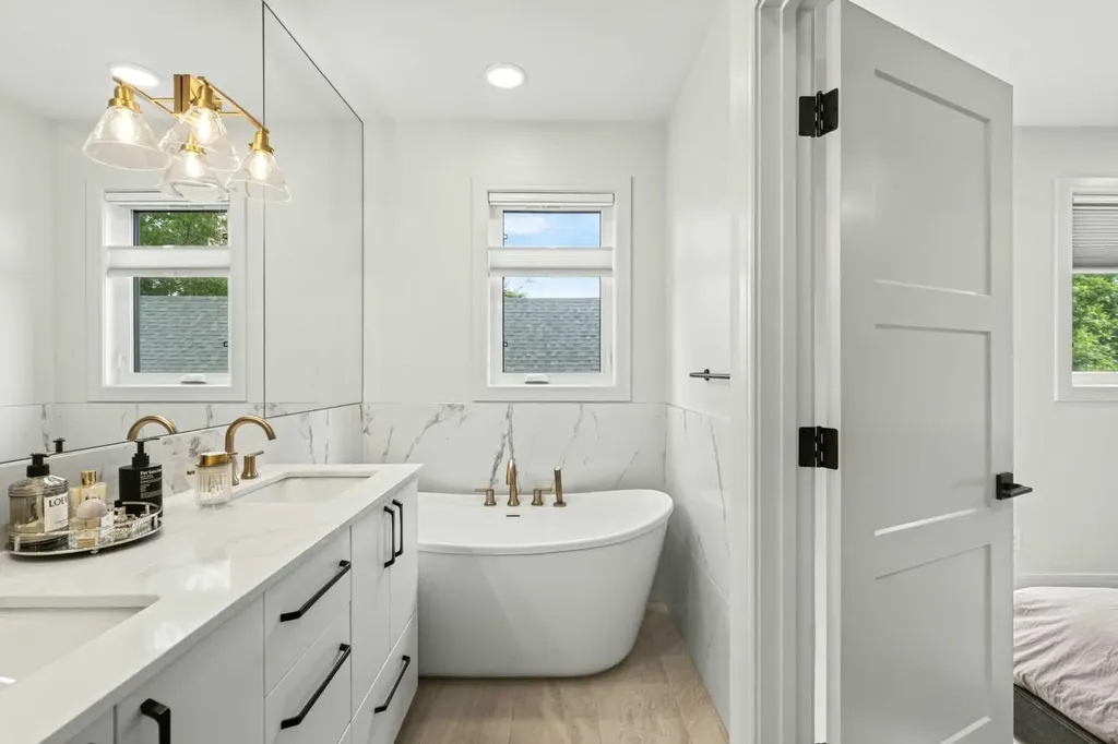 2222 5 Street SW Calgary AB T2S 3J1