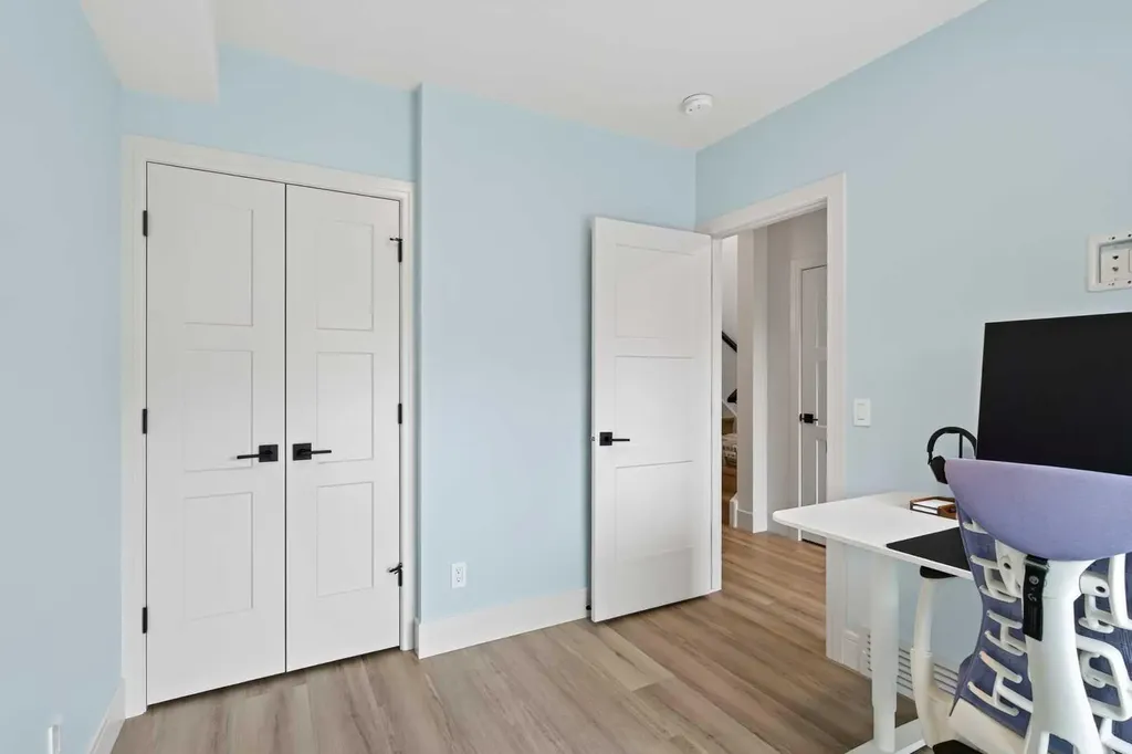 2222 5 Street SW Calgary AB T2S 3J1