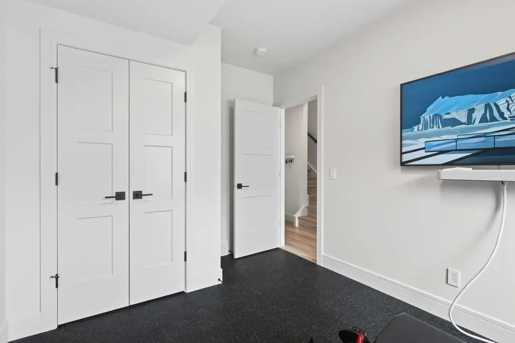 2222 5 Street SW Calgary AB T2S 3J1