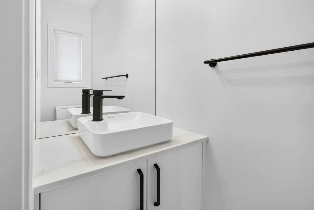 2222 5 Street SW Calgary AB T2S 3J1