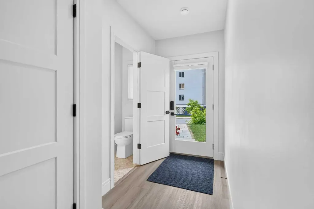 2222 5 Street SW Calgary AB T2S 3J1