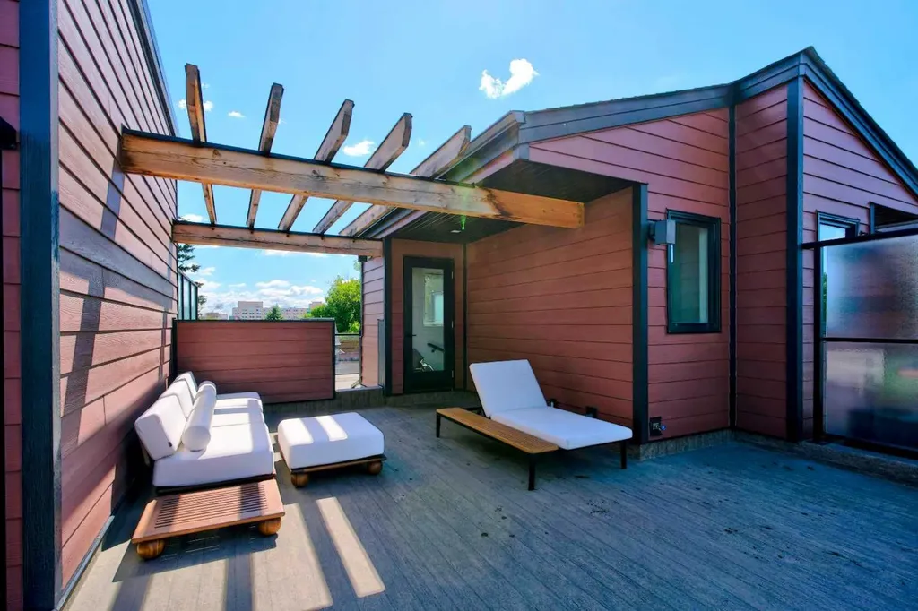 2222 5 Street SW Calgary AB T2S 3J1